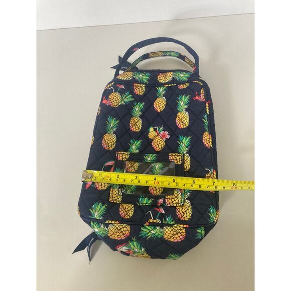 VERA BRADLEY insulated quilted lunch bag in Lighten Up Toucan Party *retired* - Picture 7 of 7